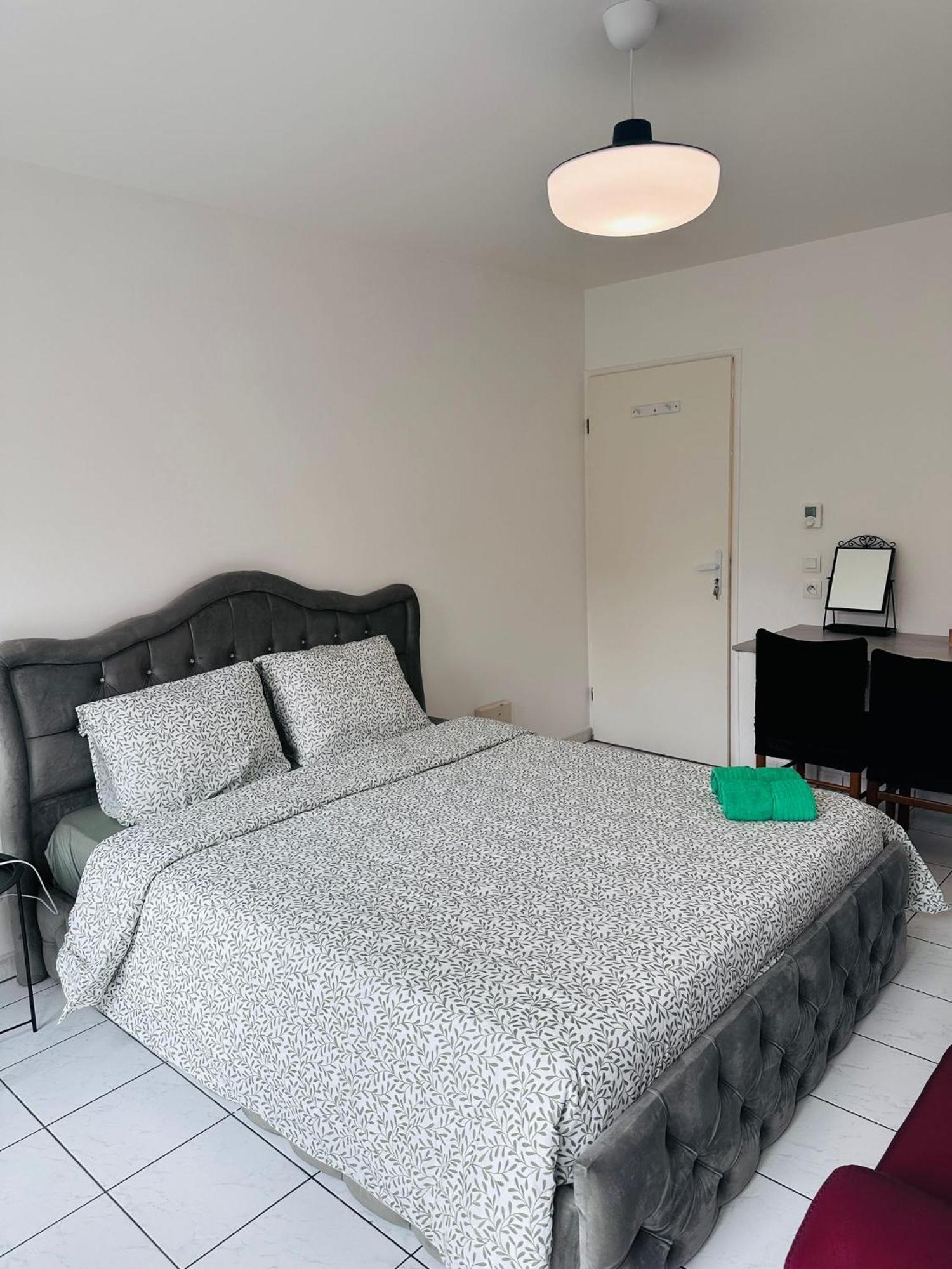 Sri-Indo Bobigny Paris Apartman Kültér fotó